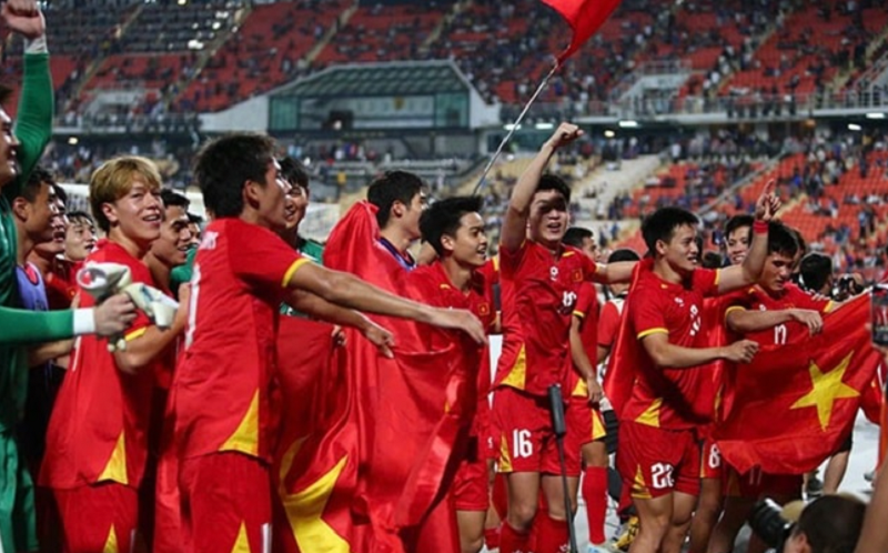 bao-thai-mo-xe-that-bai-truoc-viet-nam-hoi-chuong-canh-tinh-cho-voi-chien
